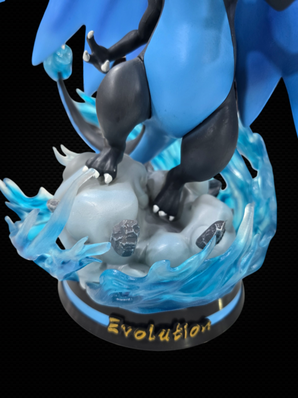 POKEMON MEGA CHARIZARD "X" COLLECTABLE FIGURE WITH LIGHTS (9.5" OR 24 CM) - Image 4