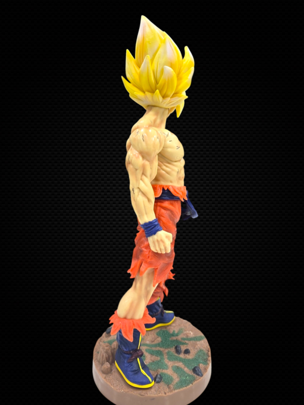 GOKU SUPER SAIYAN ACTION FIGURE (43CM) - DRAGON BALL - Image 4