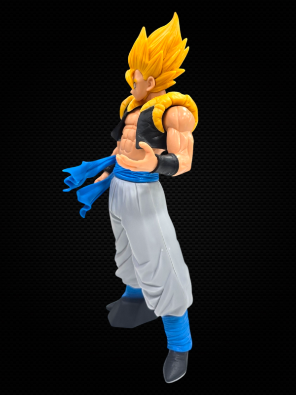 GOGITA SUPER SAIYAN ACTION FIGURE (30CM) - DRAGON BALL - Image 3